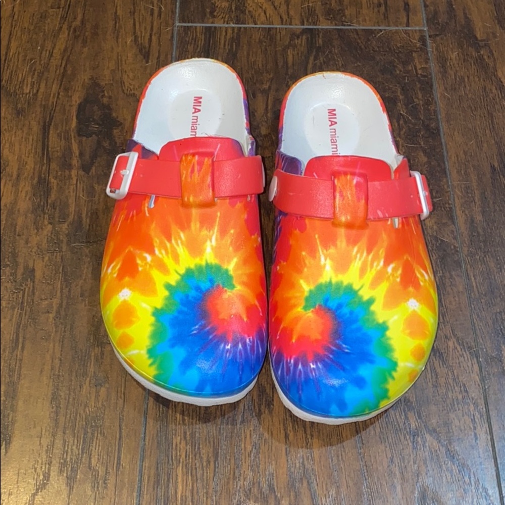 Tie die slippers